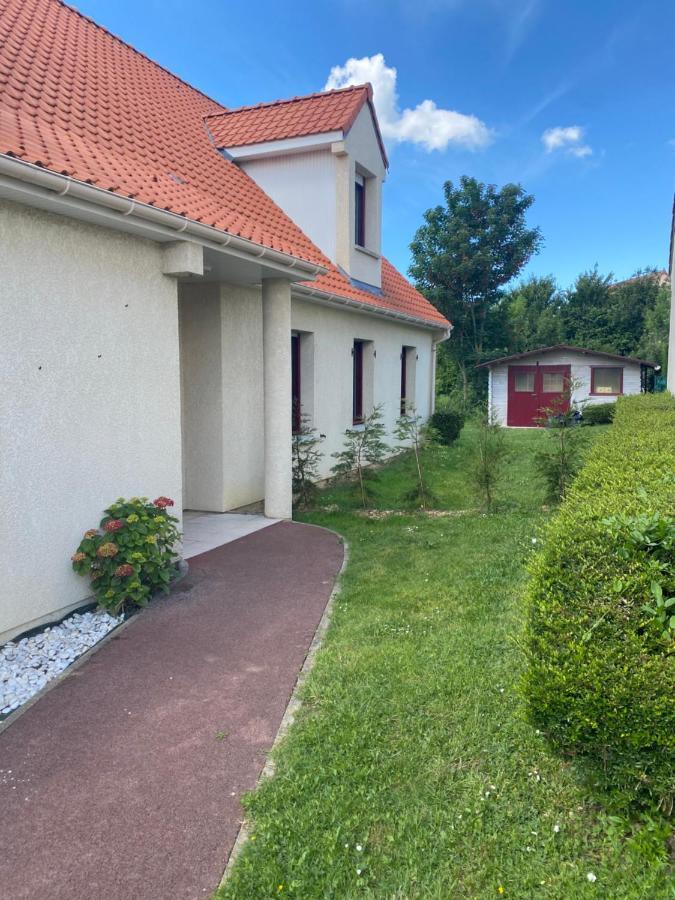 Aux Charmes Bed and Breakfast Isques Buitenkant foto